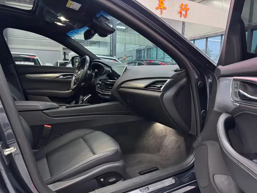 Cadillac CT5 — миниатюра 3