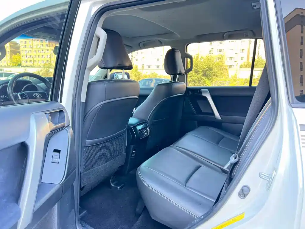Toyota Prado (Import) — миниатюра 5