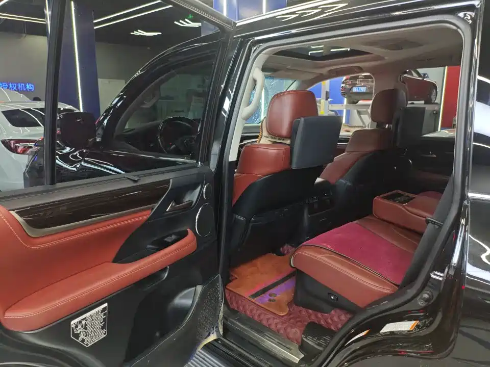 Lexus LX — миниатюра 7