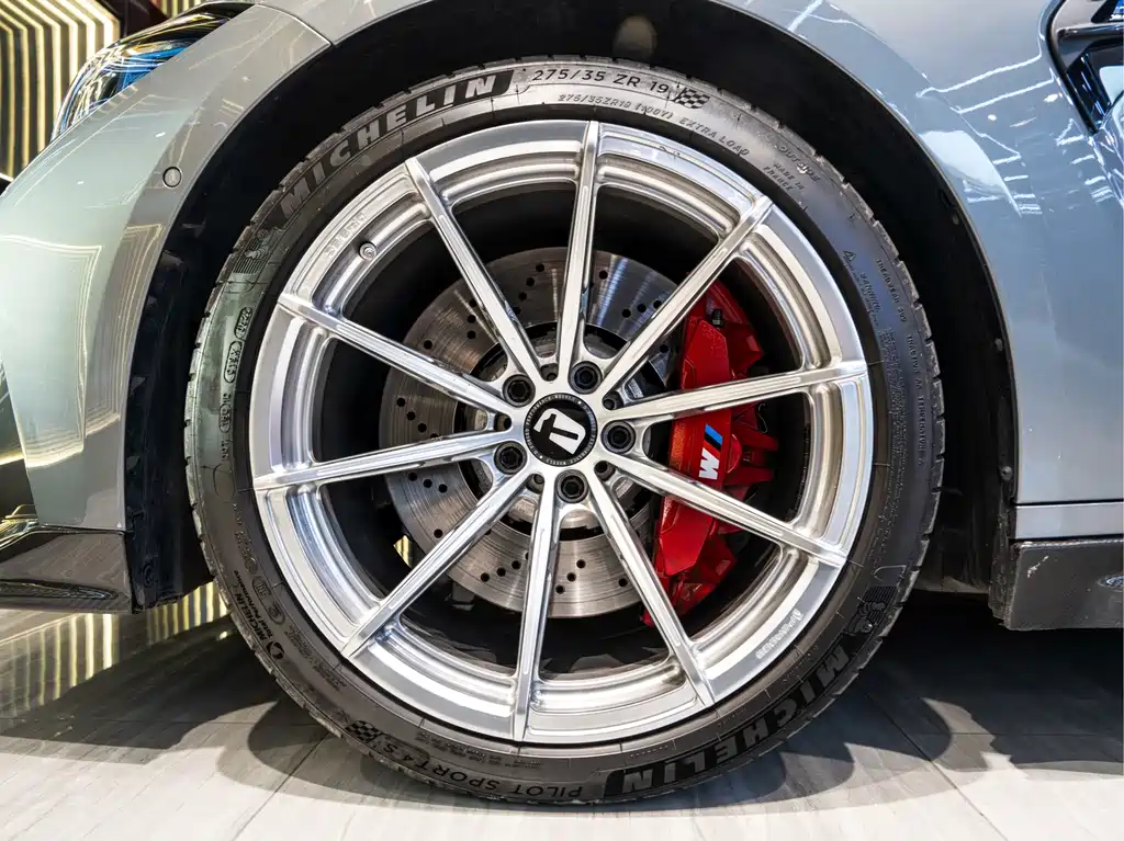 BMW M4 — миниатюра 10