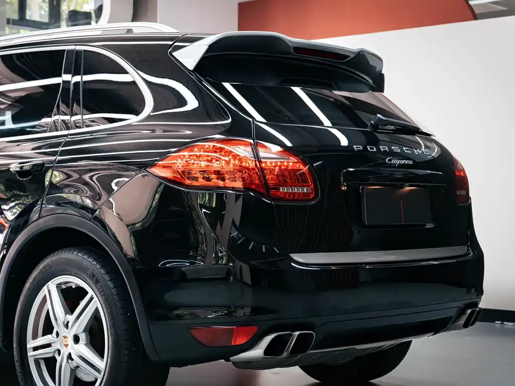 Porsche Cayenne — миниатюра 8