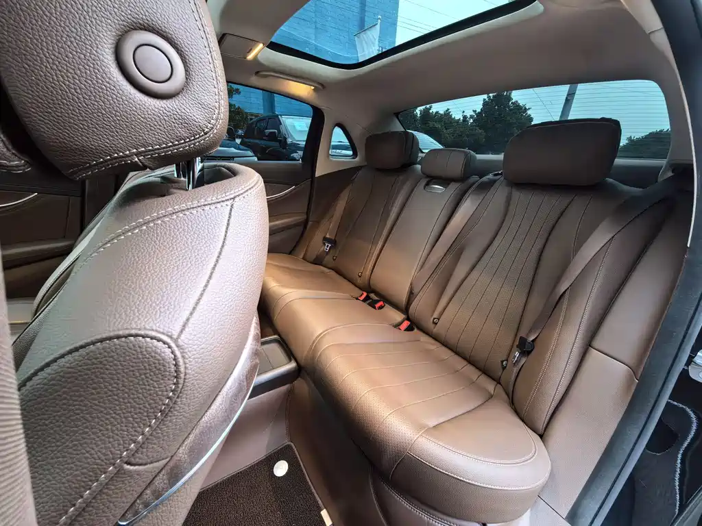 MERCEDES-BENZ E CLASS