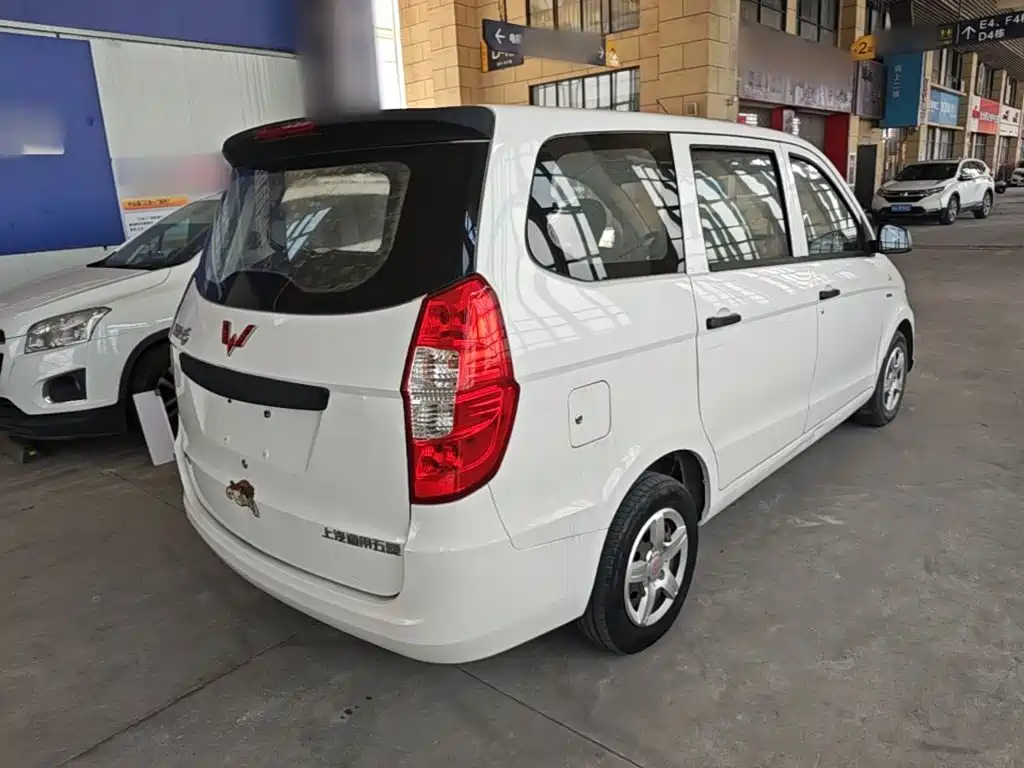 Wuling Hongguang — миниатюра 7