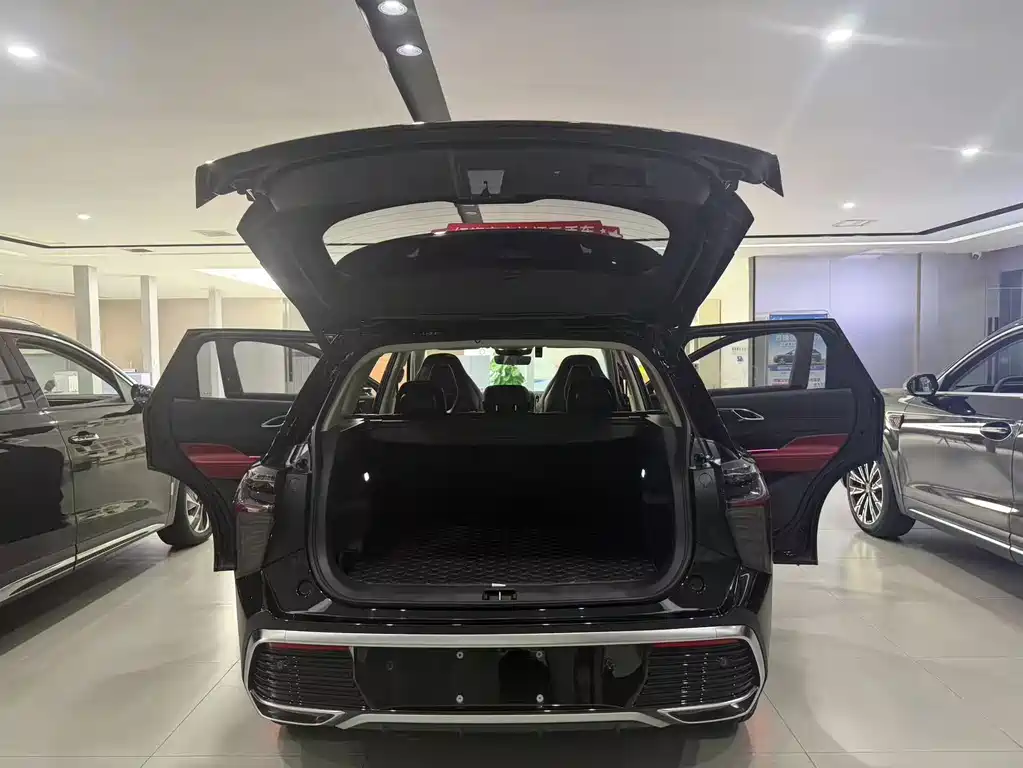 Hongqi Hongqi HS3 — миниатюра 9