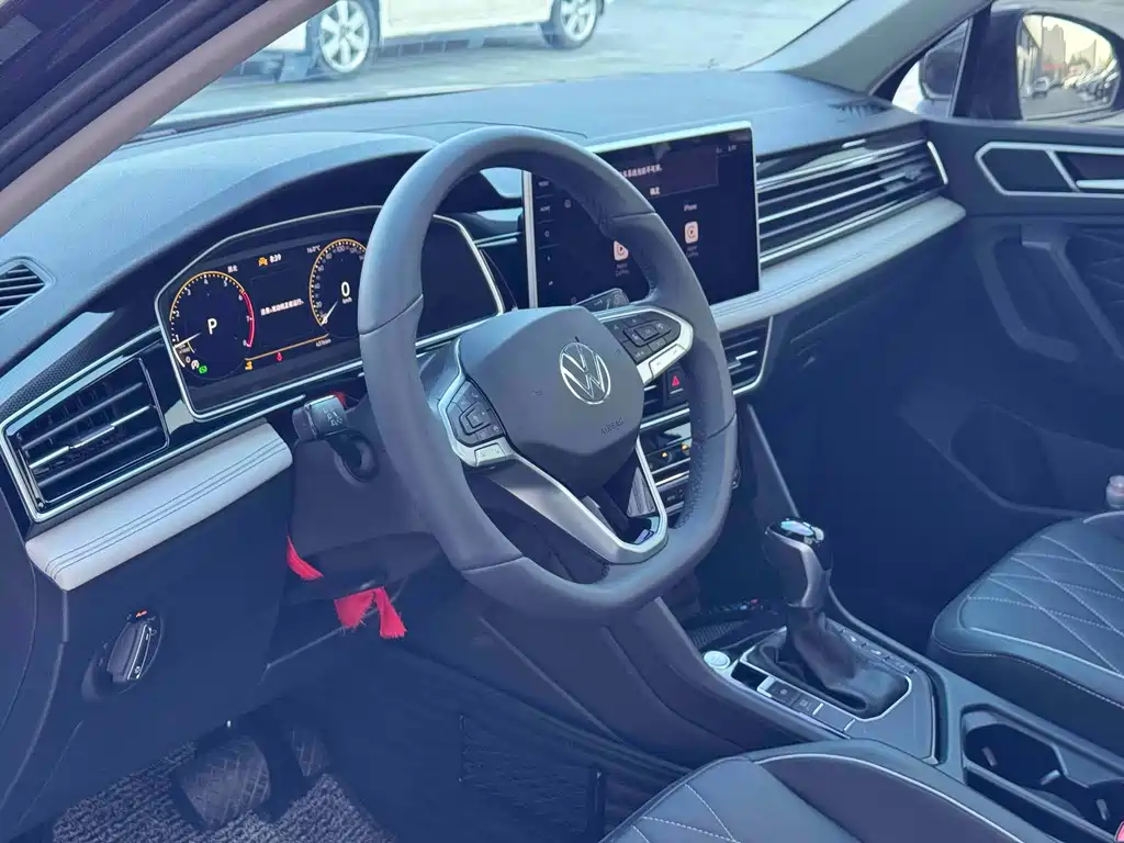Volkswagen Tiguan L — миниатюра 9