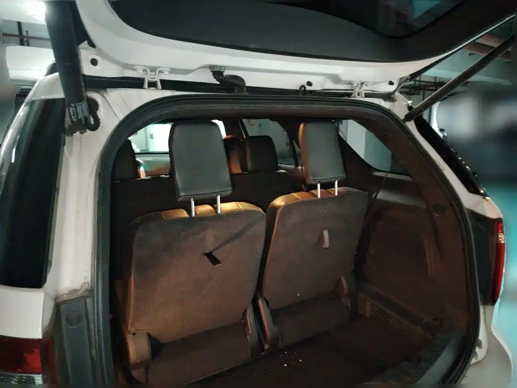 Ford Explorer (Import) — миниатюра 15