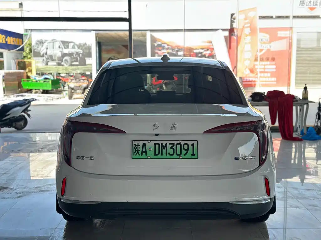 Hongqi Hongqi E-QM5 — миниатюра 11