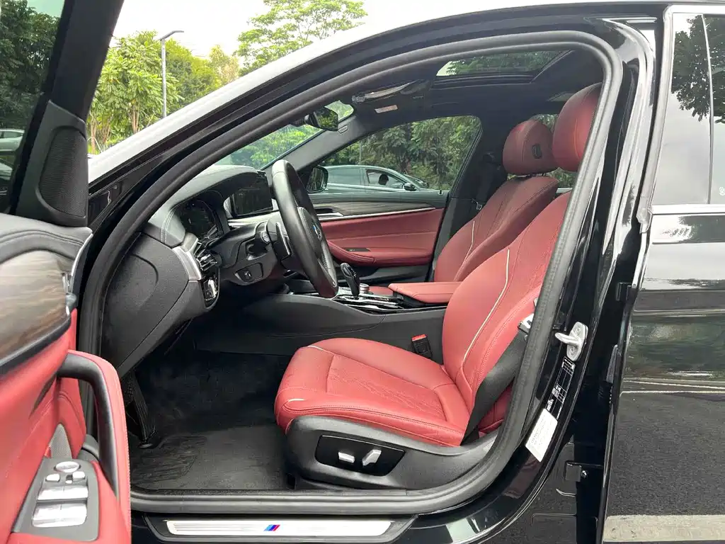 BMW 5 Series — миниатюра 11