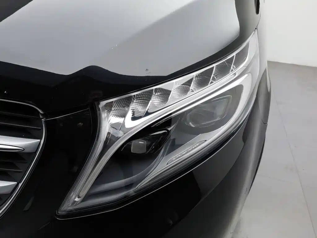 Mercedes-Benz V-Class — миниатюра 7