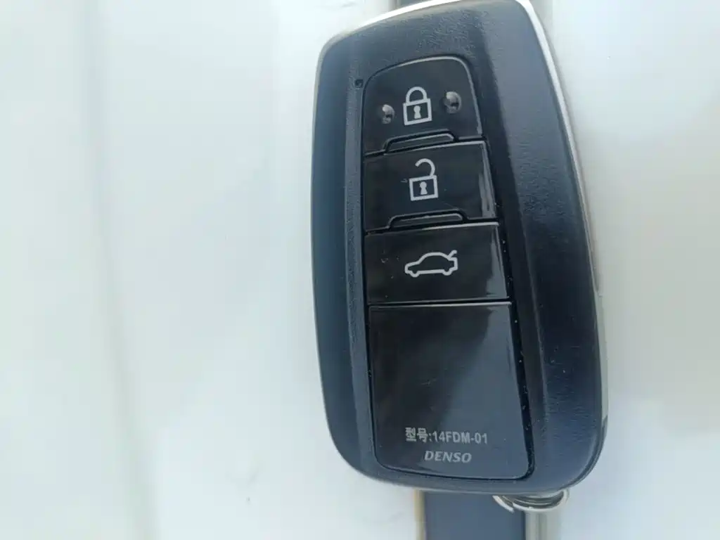 Toyota Avalon — миниатюра 9