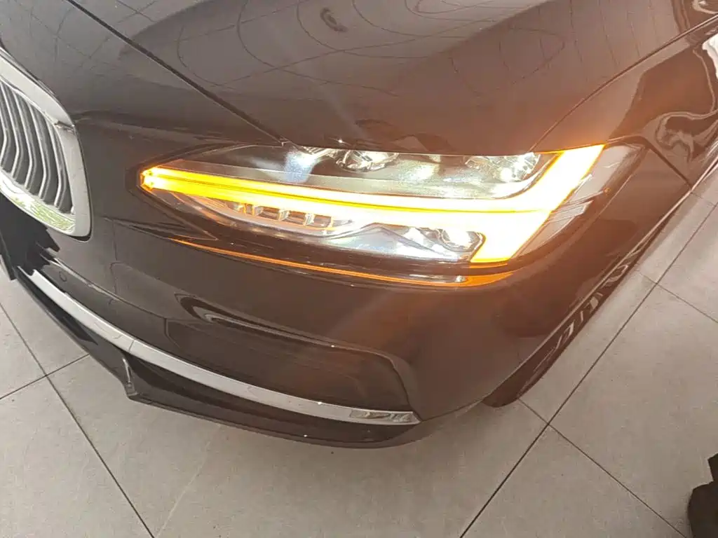 Volvo S90 — миниатюра 24