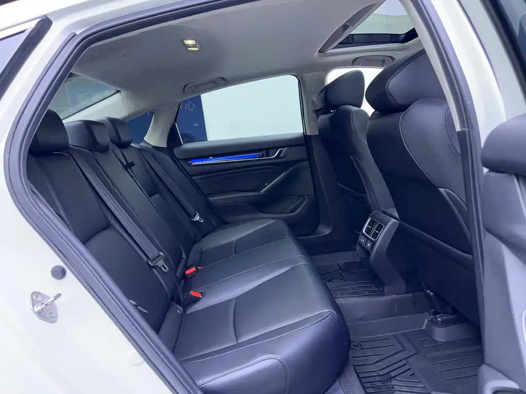 Honda Accord — миниатюра 13