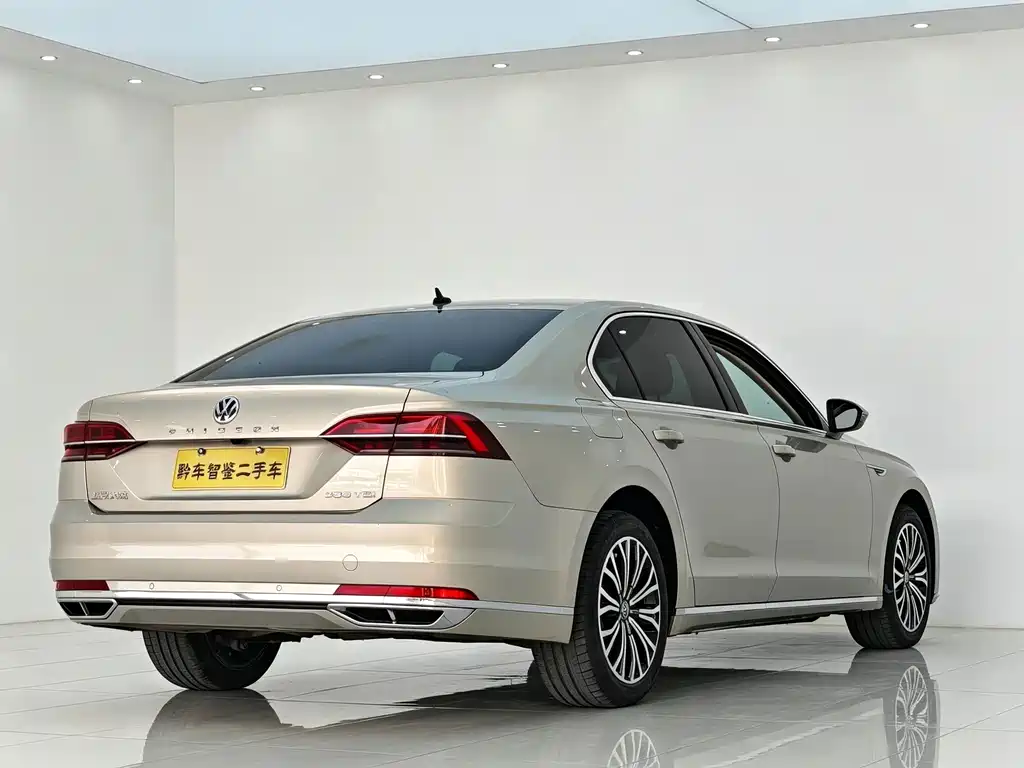Volkswagen Phideon — миниатюра 6