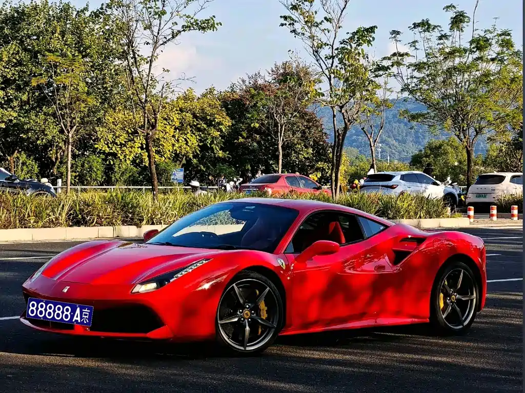 FERRARI 488