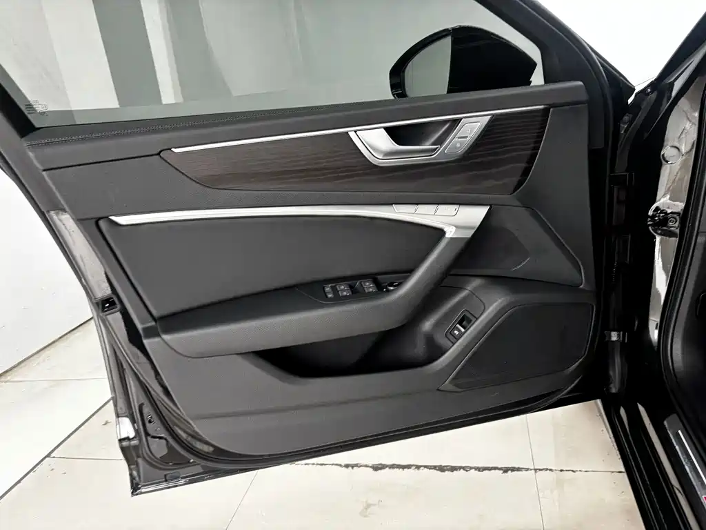 Audi A6L — миниатюра 7