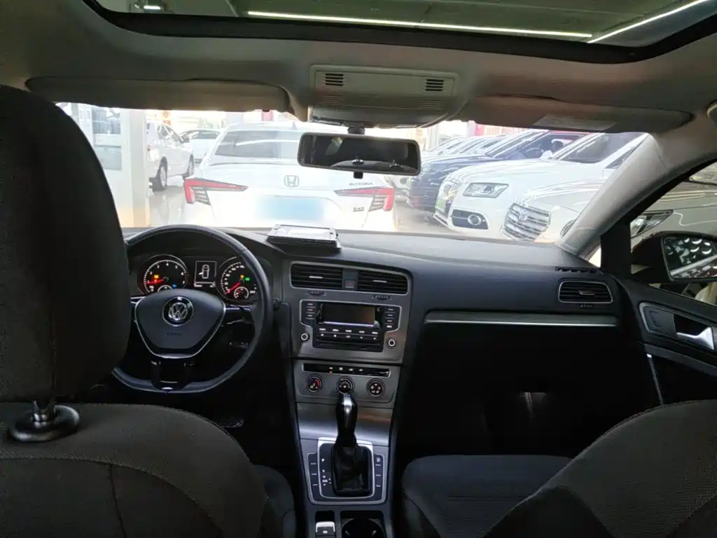 Volkswagen Golf — миниатюра 10