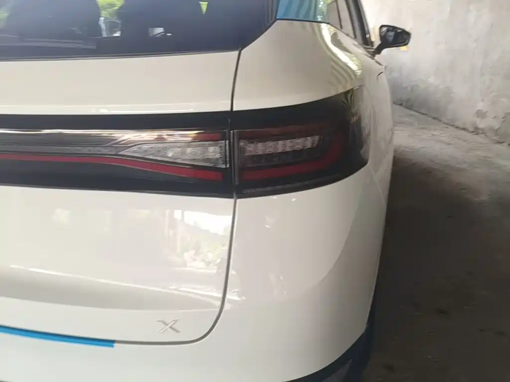 Volkswagen ID.4 X — миниатюра 8