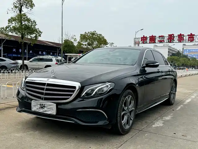 MERCEDES BENZ E CLASS