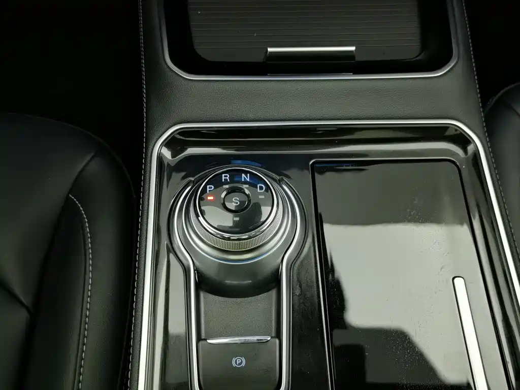 Ford Edge — миниатюра 13