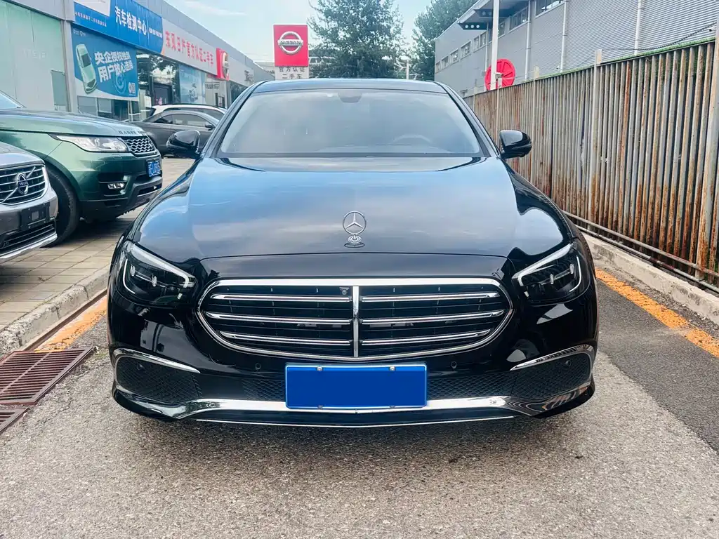 Mercedes-Benz E-Class — миниатюра 2