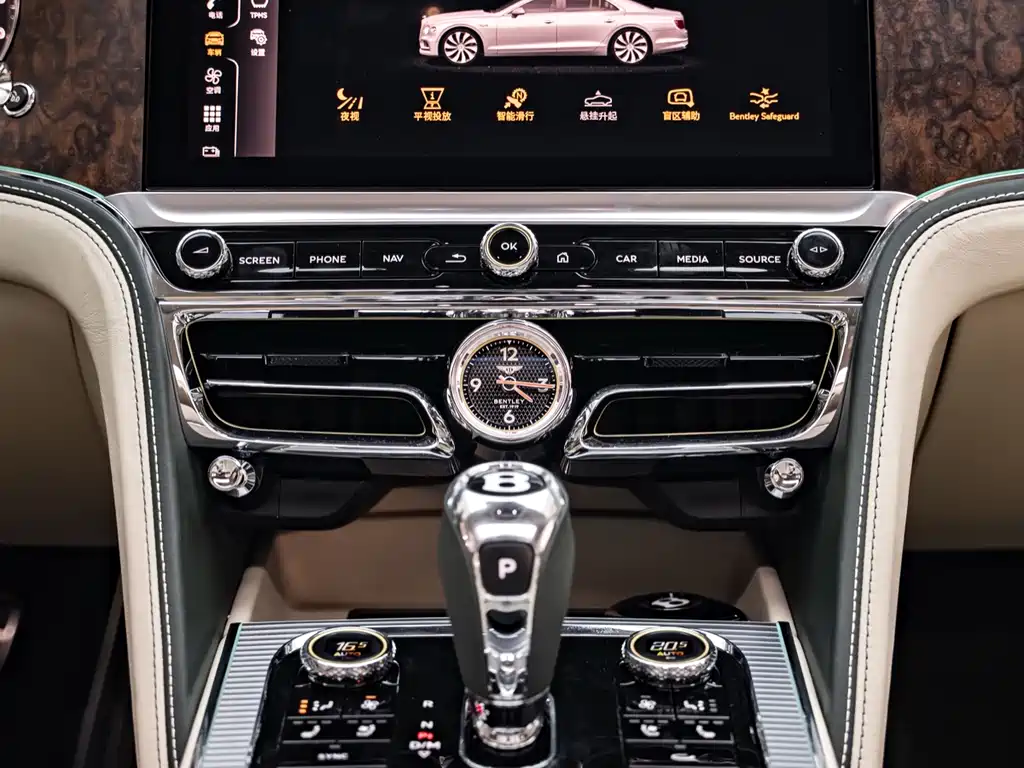Bentley Flying Spur PHEV — миниатюра 10