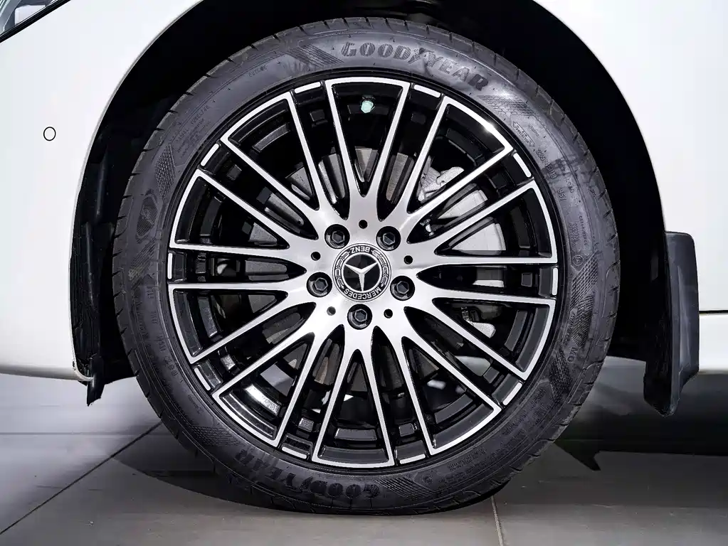 Mercedes-Benz C-Class — миниатюра 6