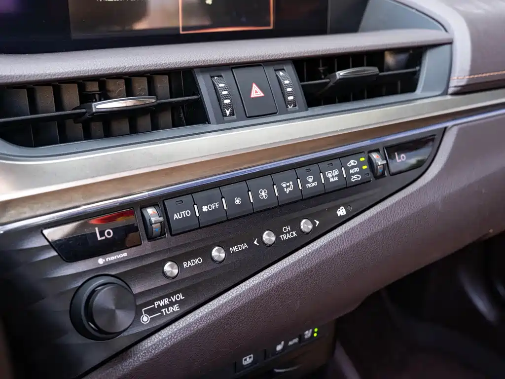 Lexus ES — миниатюра 17