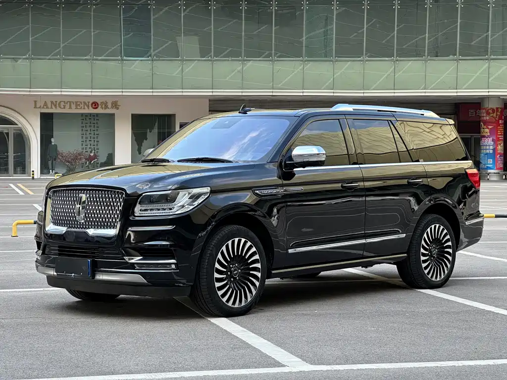 2020 Lincoln Navigator - zdjęcie 1 z 14