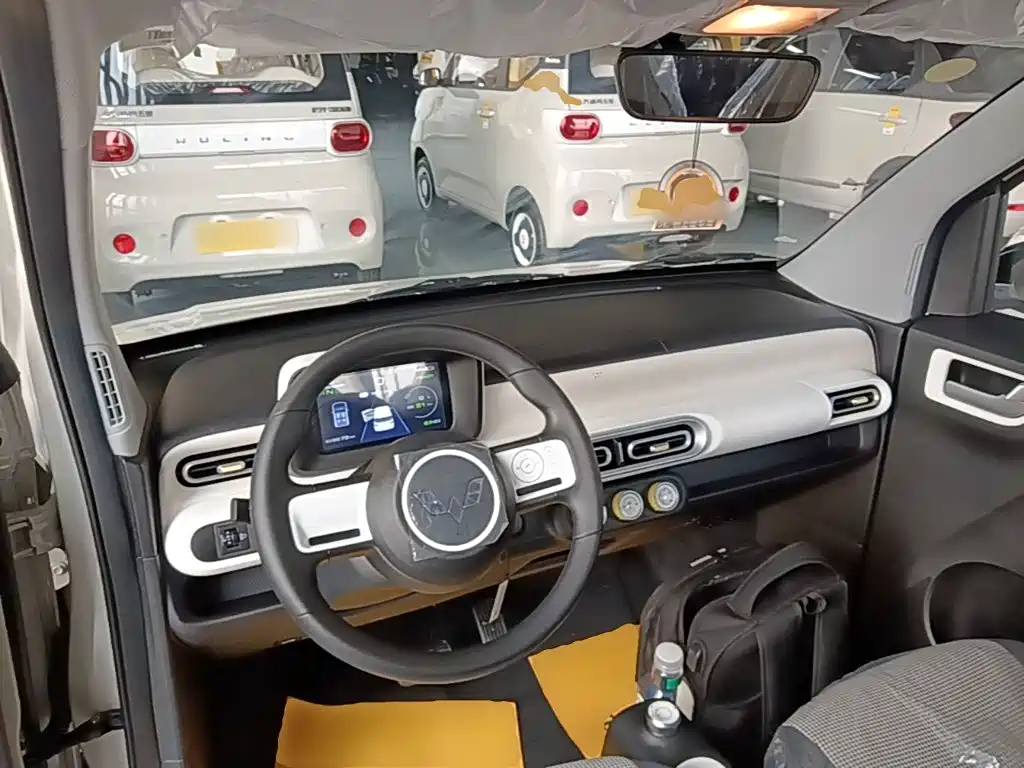 Wuling MINIEV — миниатюра 6