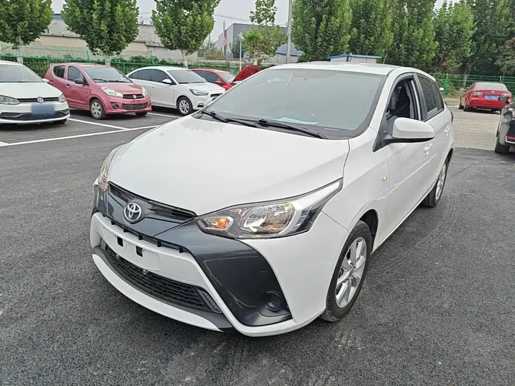 Toyota Yaris L — миниатюра 2
