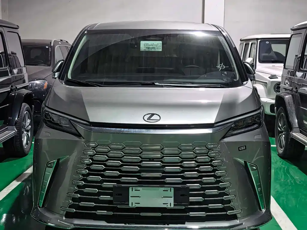 Lexus LM — миниатюра 2