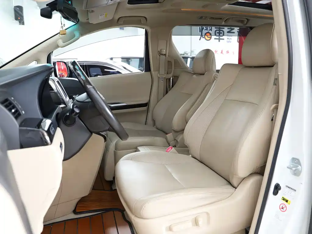 Toyota Alphard 2012 3.5L Luxury