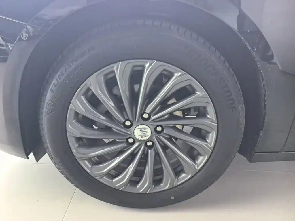 Buick LaCrosse — миниатюра 23
