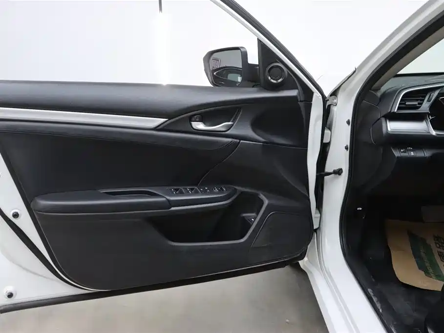 Honda Civic 2016 220TURBO CVT Luxury
