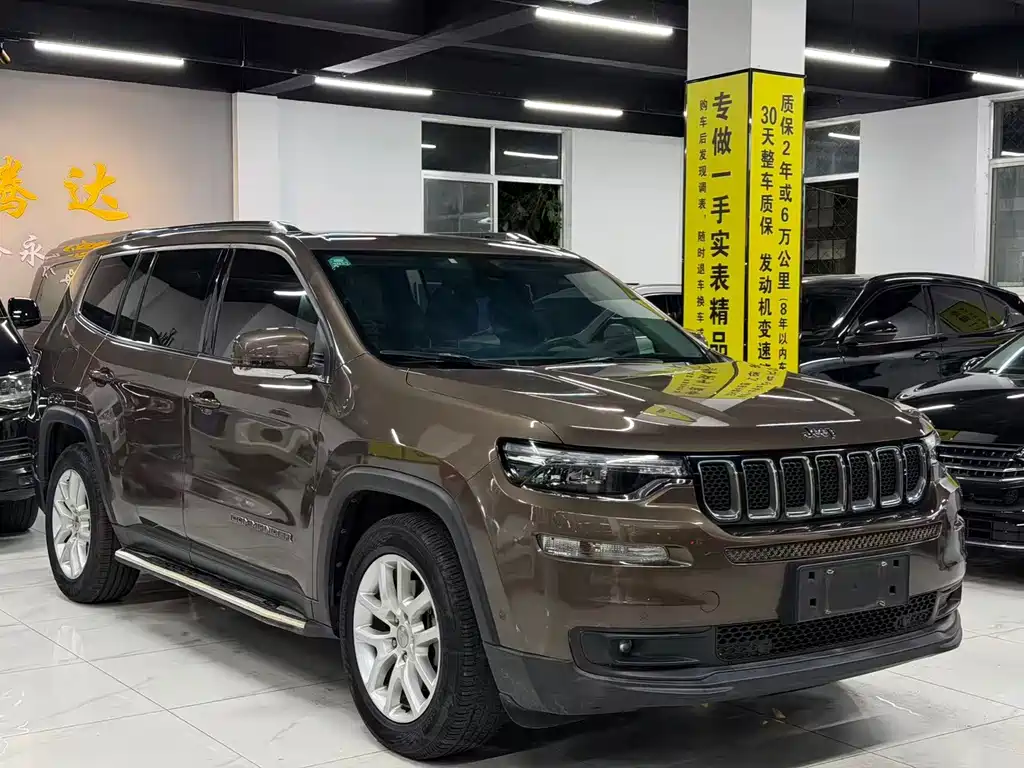 Jeep Commander — миниатюра 3