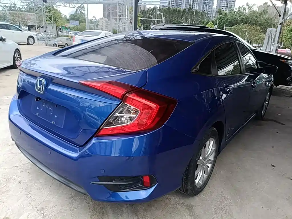 Honda Civic — миниатюра 7