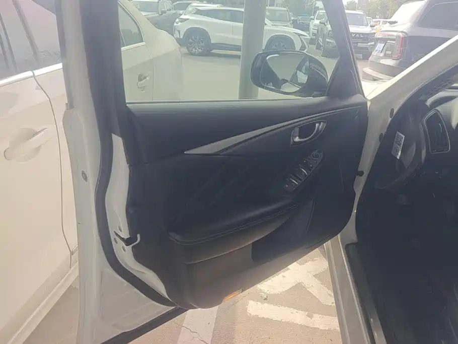 Infiniti Q50 — миниатюра 7