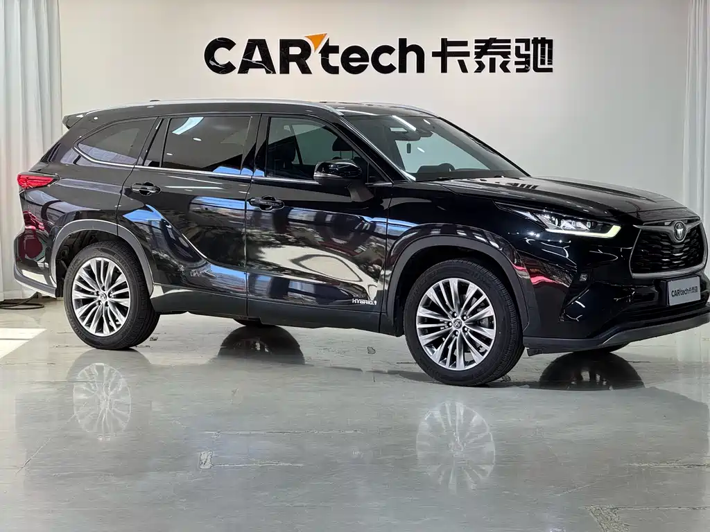 Toyota Highlander 2022 2.5L Luxury 7 мест