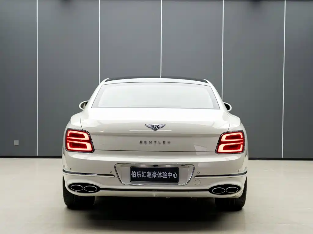 Bentley Flying Spur — миниатюра 6