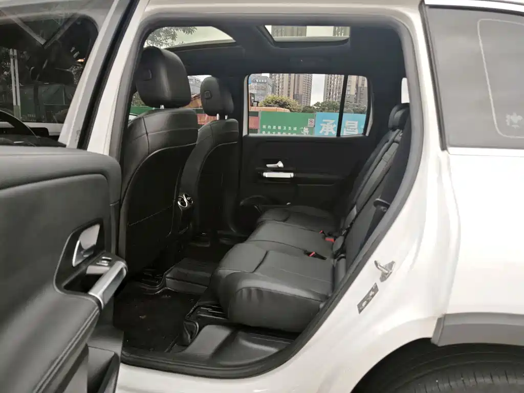 Mercedes-Benz GLB — миниатюра 7