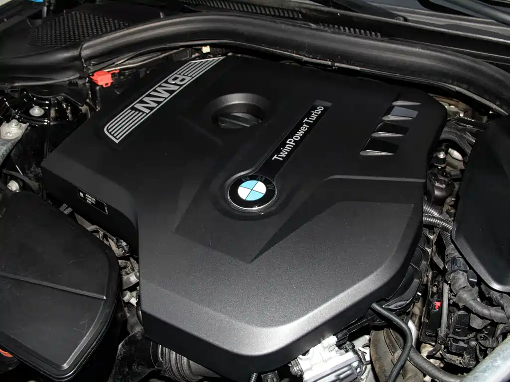 BMW 5 Series — миниатюра 4