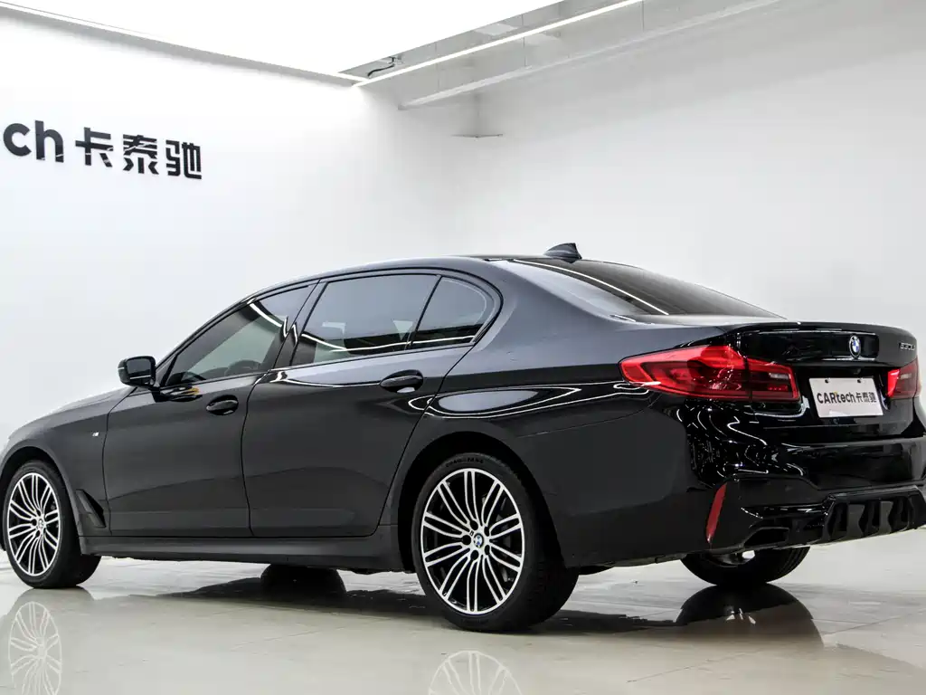 BMW 5 Series — миниатюра 21
