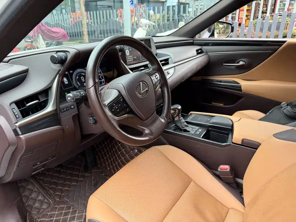 Lexus ES — миниатюра 7