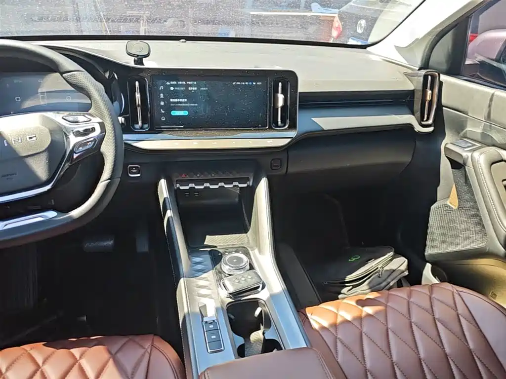 Wuling Xingyun — миниатюра 13