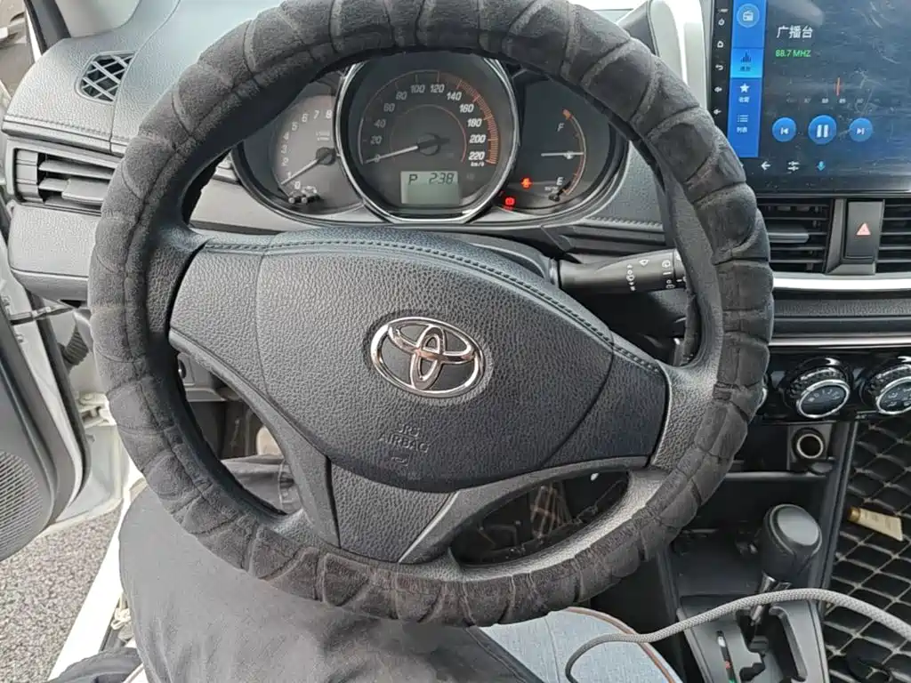 Toyota Yaris L — миниатюра 11