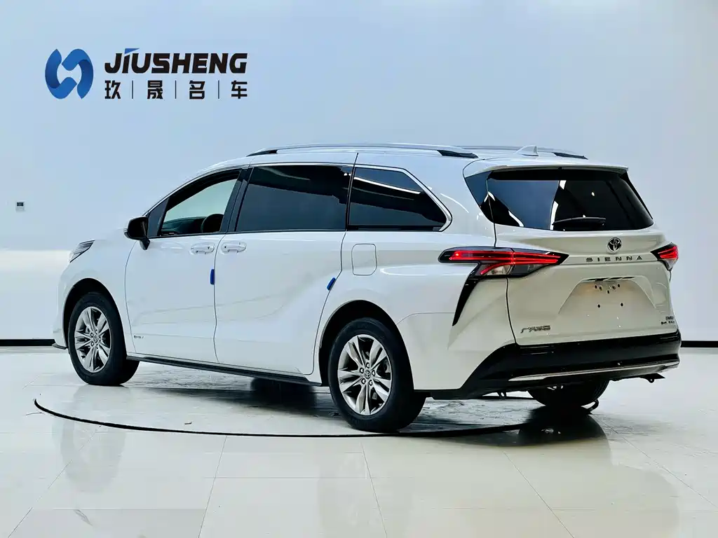 Toyota Sienna 2024 2.5L Luxury