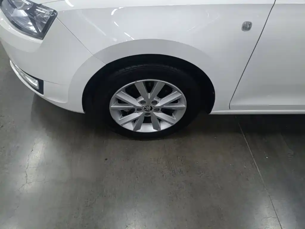 Skoda Rapid — миниатюра 23