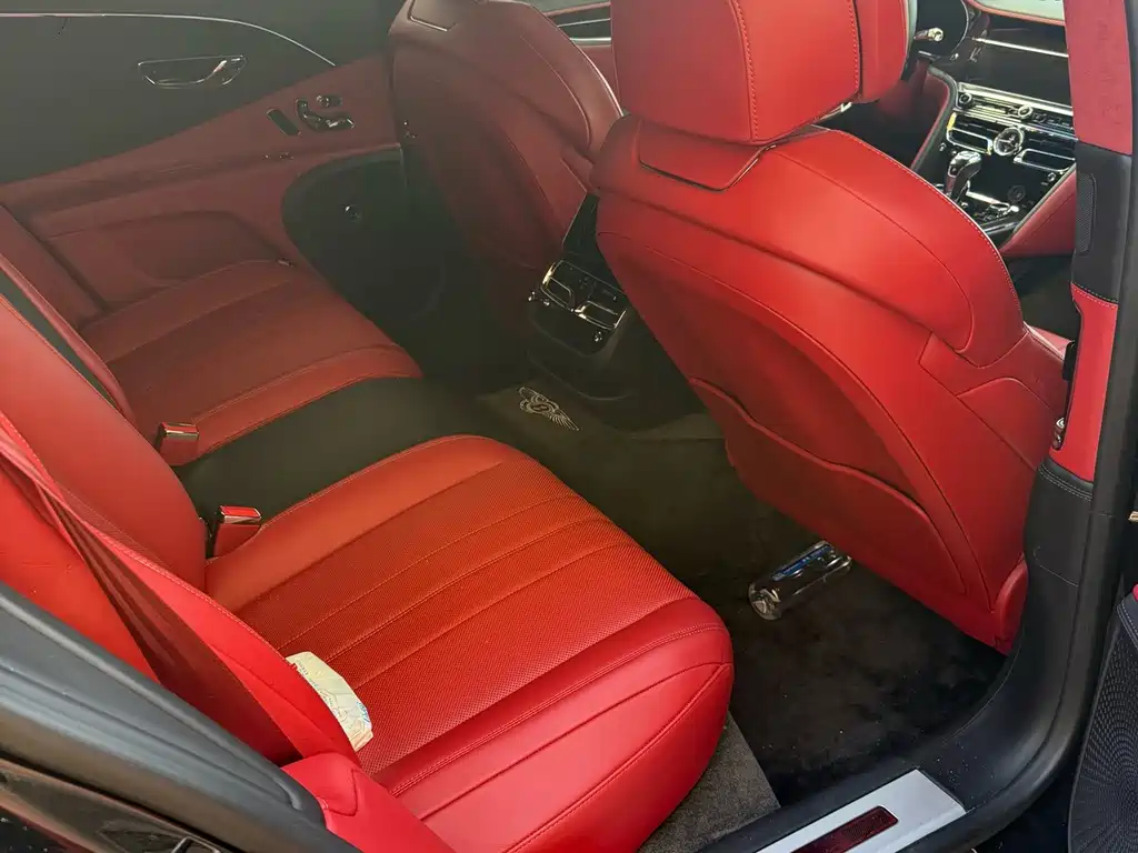 Bentley Flying Spur — миниатюра 8