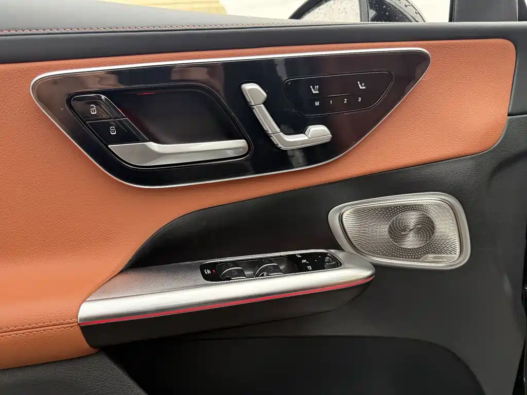 Mercedes-Benz GLC — миниатюра 17