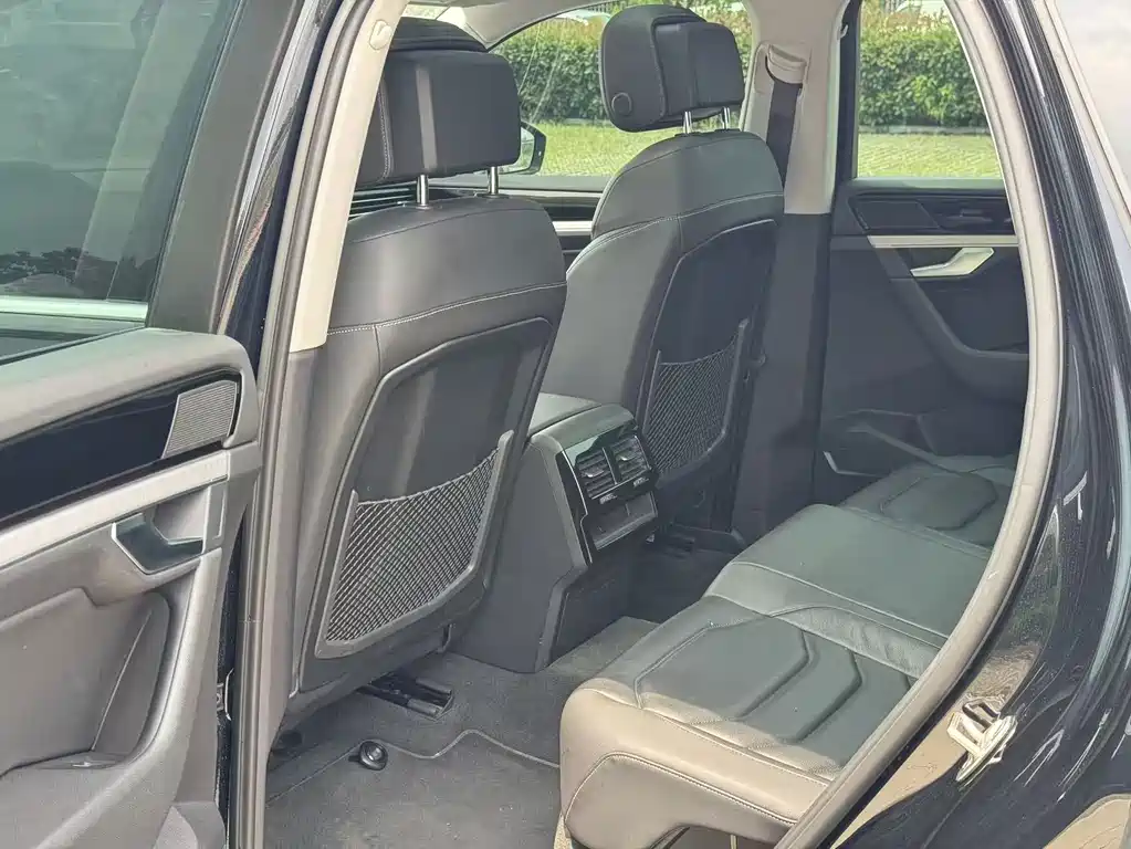 Volkswagen Touareg — миниатюра 12